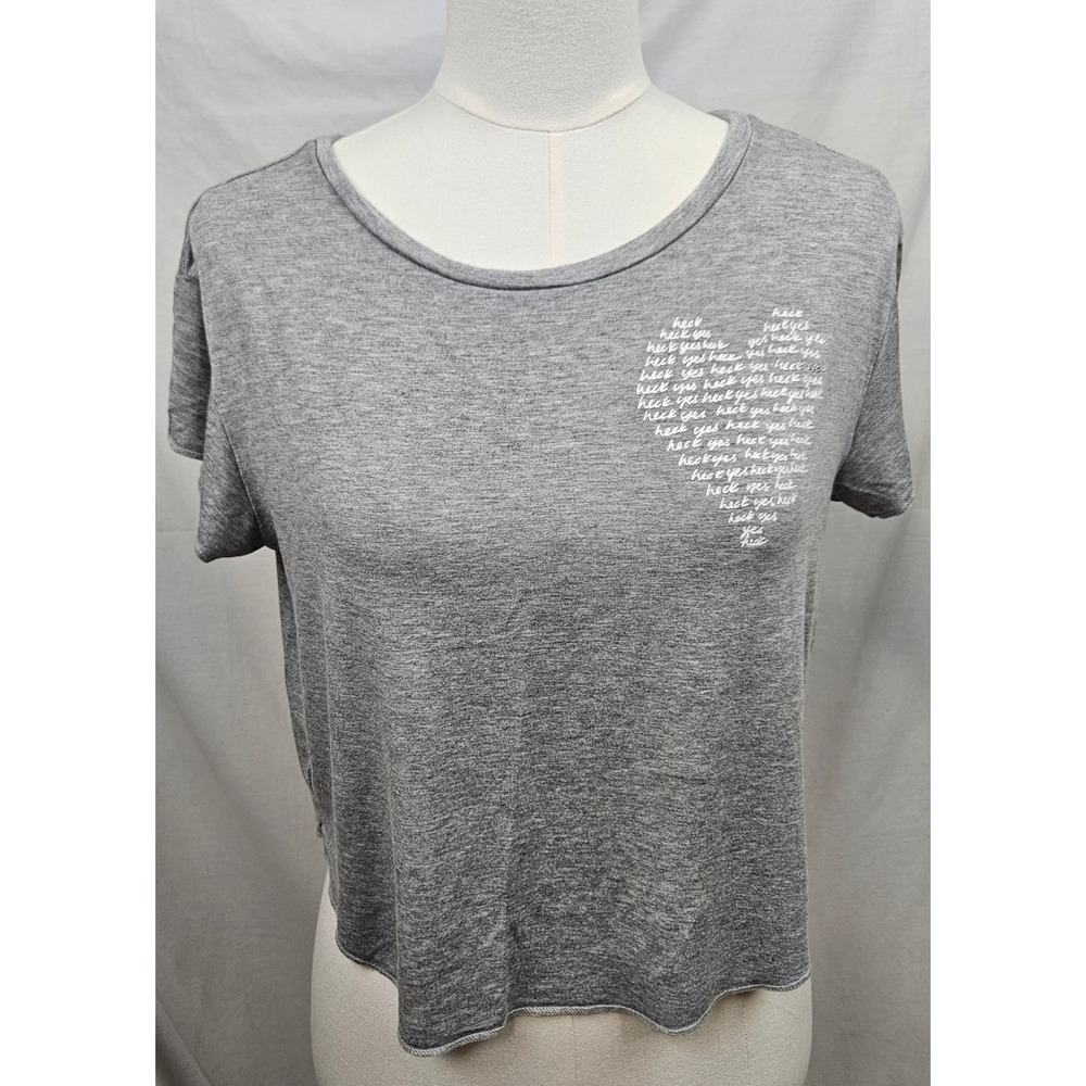 American Eagle Soft & Sexy Gray Heck Yes Heart Graphic Crop T-Shirt Womens Med